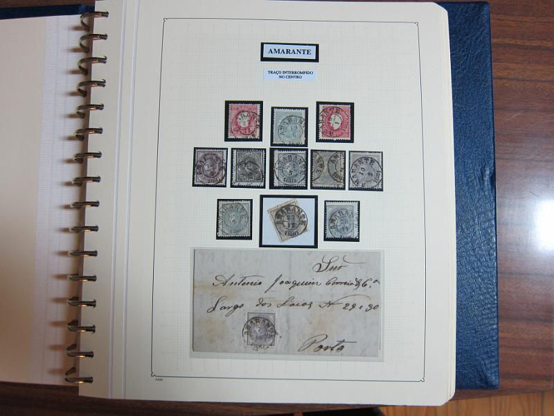 0019 (5).JPG -     Lote:    19      Marcofilia      Lotes Especiais       Descrição:         Portugal. Colecção especializada de carimbos de duplo círculo, tipo 1852, montada em 4 álbuns Lindner, com selos de diversas emissões e cartas, com estudo minucioso de cada marca. Lote a ver.         Lote       Valor Base:     &euro; 2.500,00     Valor Venda:     Retirado     